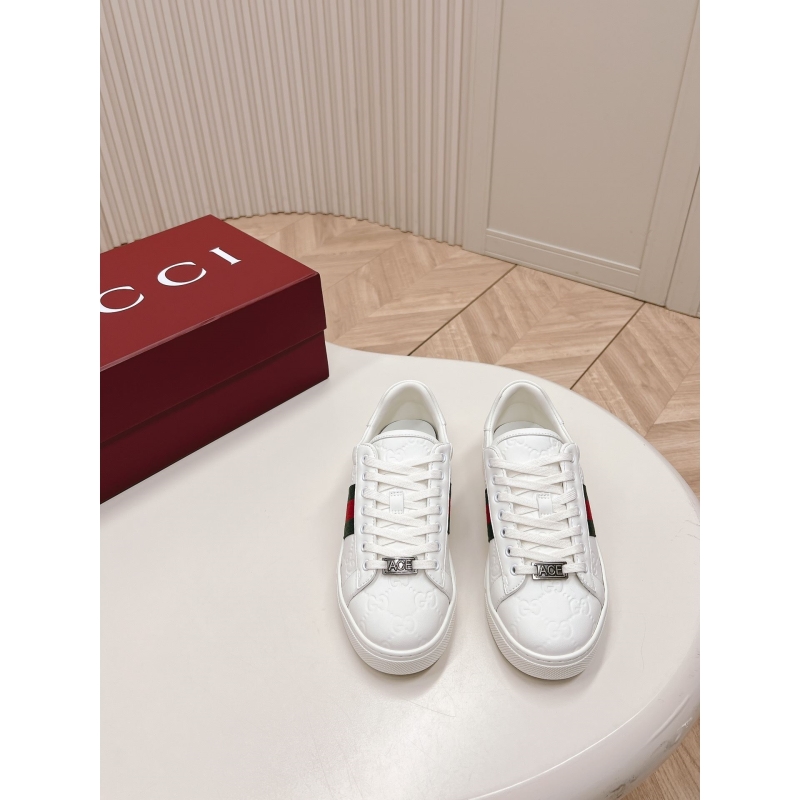 G*u*i casual shoes